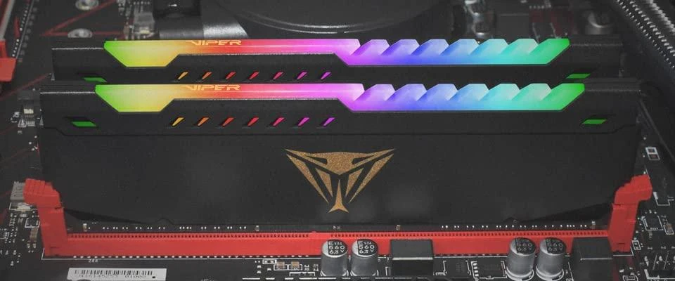 Operatyvioji atmintis RAM PATRIOT Viper Steel RGB DDR4 32GB 2x16GB 3600MHz w/ Juodas heatshield Dual Kit