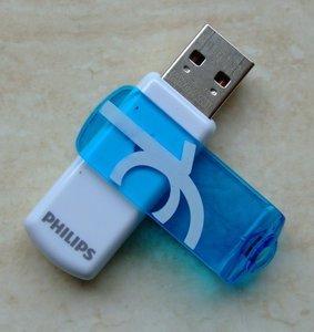 ATMINTINĖ „Philips“ USB 3.0 32 GB „Vivid Edition Shadow Pilkas“