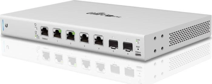 Šakotuvas UBIQUITI US-XG-6POE Ubiquiti US-XG-6POE 10GbE 6 prievadų (4x RJ45, 2xSFP+) komutatorius su 802.3bt PoE++