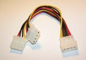 Sharkoon Sata Y Stromaadapter 4P Molex 0,15m bk - Skaitmeninis - Srovės / maitinimo šaltinis