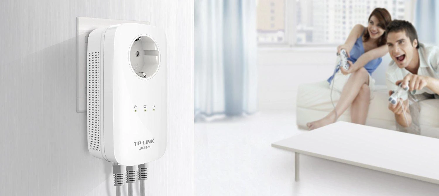TP-Link AV1300 3 prievadų "Gigabit Passthrough Powerline" elektros tinklo adapterio pradinis rinkinys (TL-PA8030P KIT)