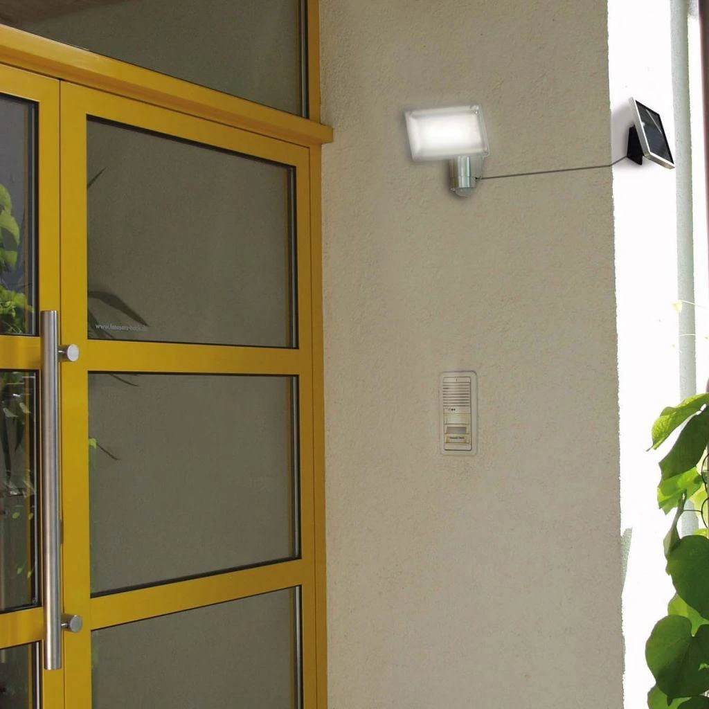 Brennenstuhl LED Šviestuvas su Saulės Baterijomis Garažui iš Aliuminio