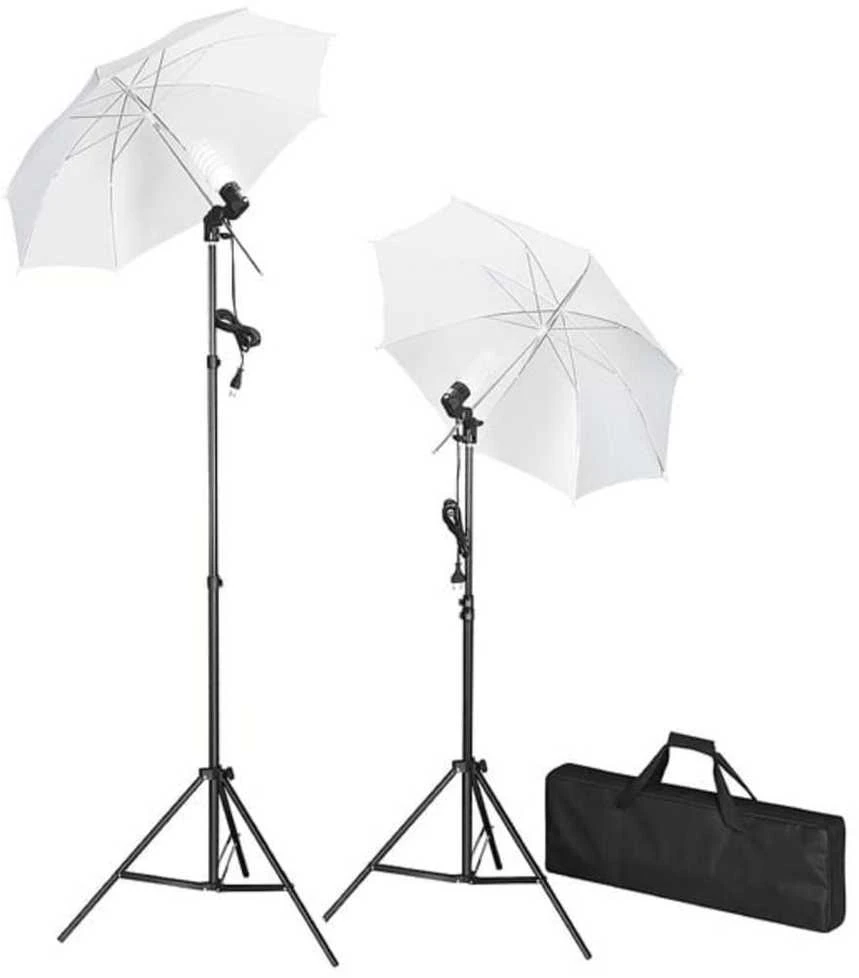 Fotostudijos komplektas su fonu, šviestuvais ir skėčiais