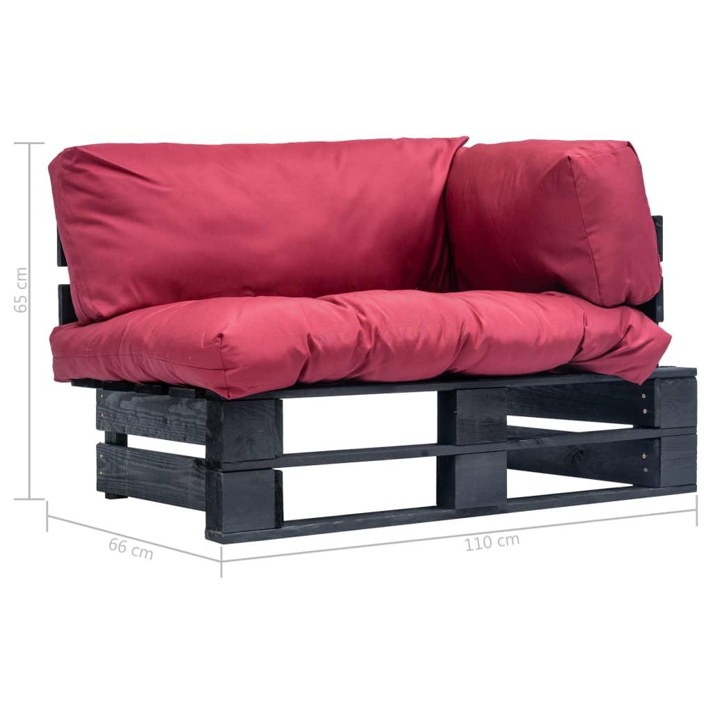 Sodo sofa iš palečių su raudonomis pagalvėlėmis, pušies mediena