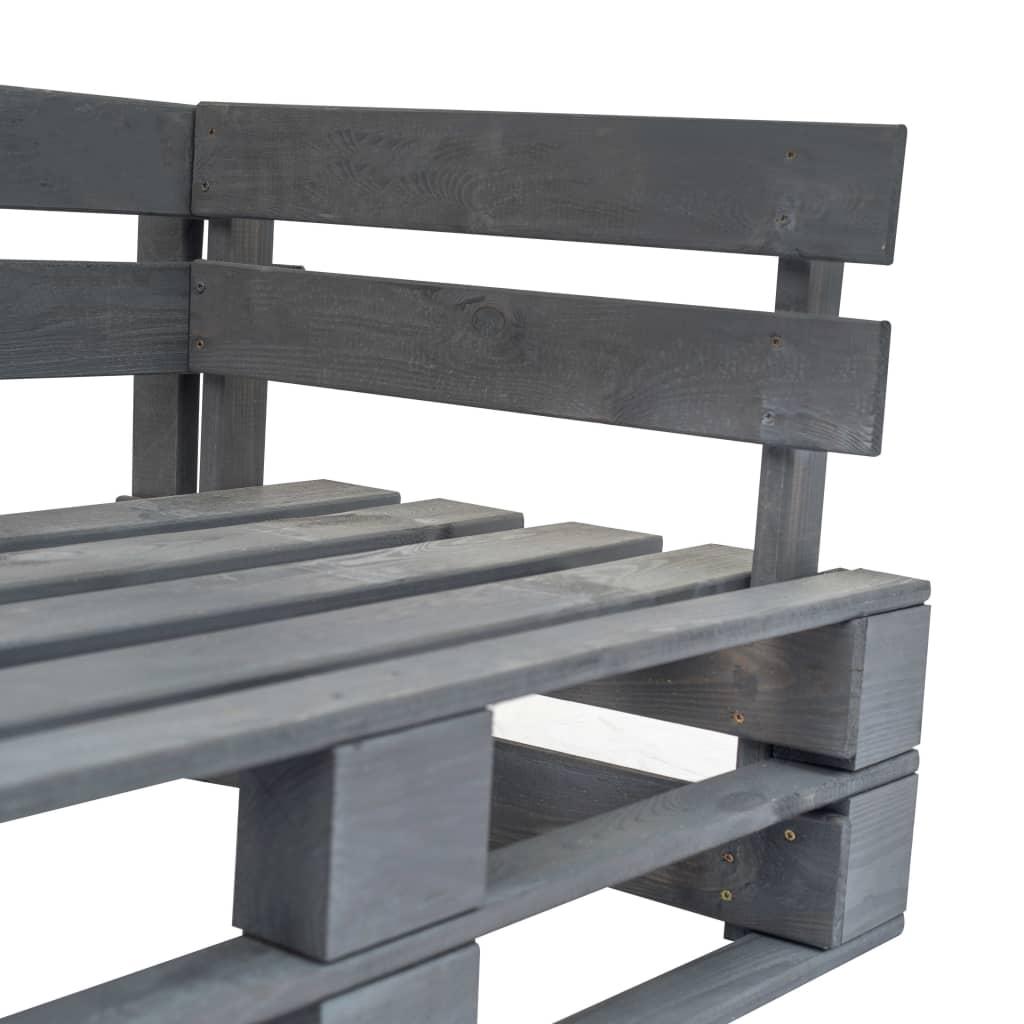 Sodo sofa iš palečių su raudonomis pagalvėlėmis, pušies mediena