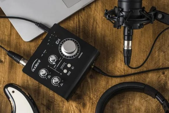 Garso sąsaja - Audient iD4 MKII 24-bit USB