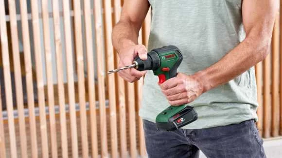 Bosch UniversalDrill 18V-60,2x2 Akum.suktuvas
