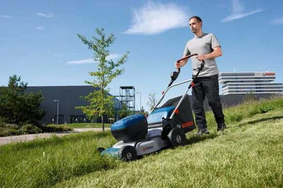 Bosch vejapjovė 18V2-46, 2x18V, 46cm, be akumuliatoriaus ir kroviklio