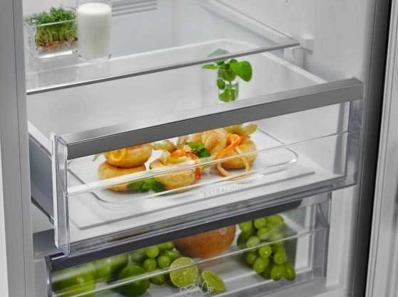 Šaldytuvas Electrolux LNC7ME32X3