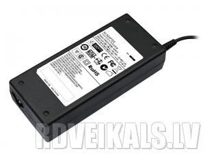 Samsung 90W nešiojamo kompiuterio įkroviklis su technine etikete