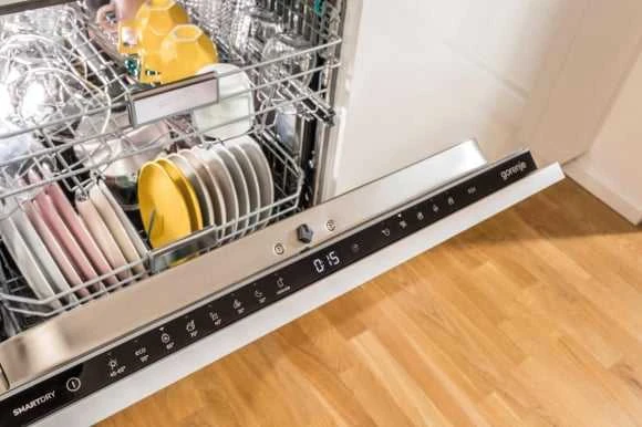 Indaplovė Gorenje GS643E90X | Pastatoma | Plotis 59.9 cm | 6 programos | E klasė| Ekranas | AquaStop funkcija | Sidabrinė
