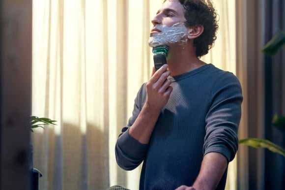 Barzdaskutė Philips Shaver series 9000 Drėgnojo ir sausojo skutimo skustuvas su „SkinIQ“ S9975/55
