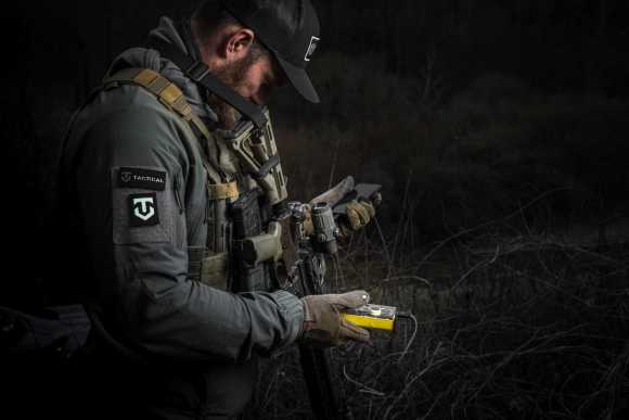 Tactical C4 Explosive 19200mAh powerbank – didelės talpos, greito įkrovimo išorinis akumuliatorius juodos geltonos
