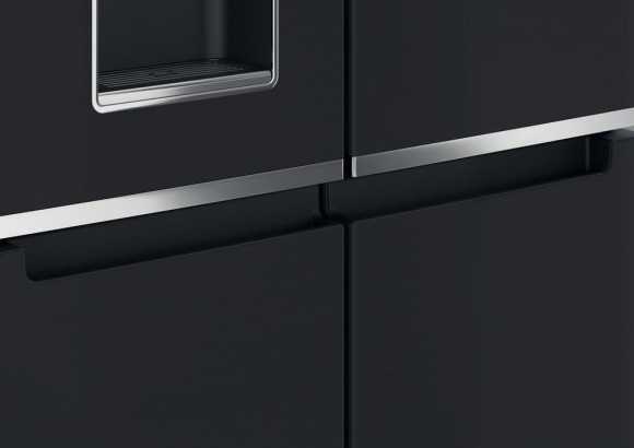 Whirlpool Šaldytuvas | WQ9I FO2BX EF | Energy efficiency class E | Free standing | Side by side | Height 187.6 cm | No Frost system | Šaldytuvas net capacity 355 L | Šaldiklis net capacity 237 L | Ekranas | 41 dB | Juodas