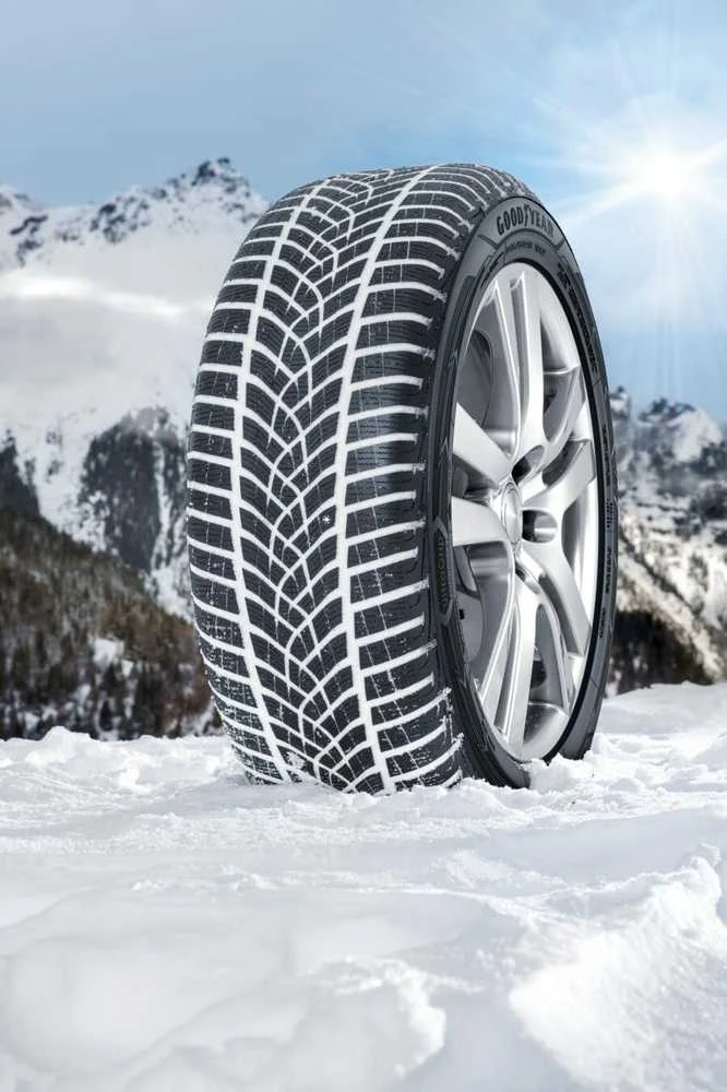 Goodyear Padangos UltraGrip Performance+ 105 T XL SEAL (B B B 71dB)