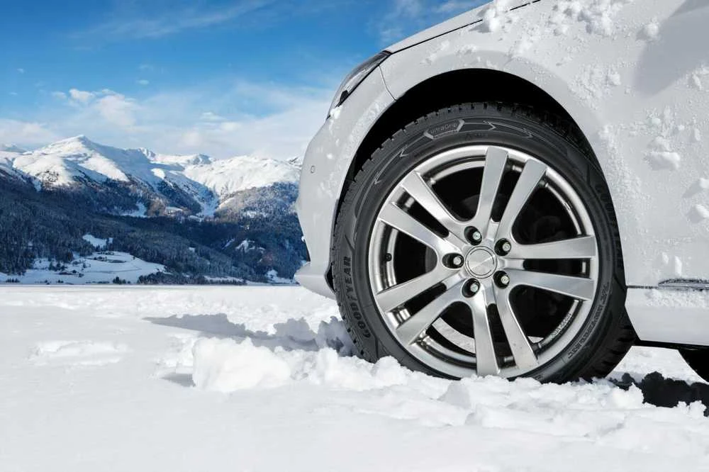 Goodyear Padangos UltraGrip Performance+ 105 T XL SEAL (B B B 71dB)