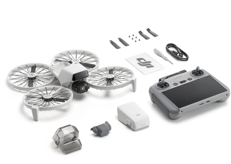 DJI Flip dronas su DJI RC 2 valdymo pultu