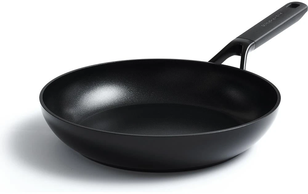 KitchenAid - Klasikinė kaltinio aliuminio keraminė keptuvė - juoda - 20 cm