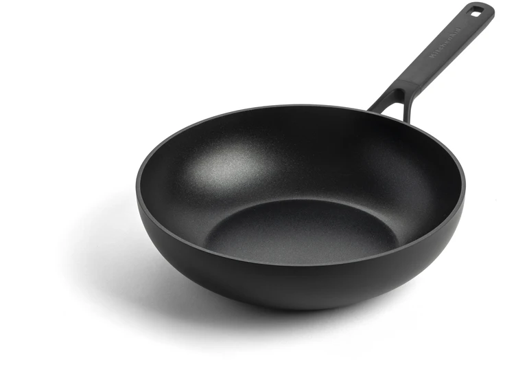 KitchenAid - Klasikinė kaltinė voko keptuvė - juoda - 28 cm