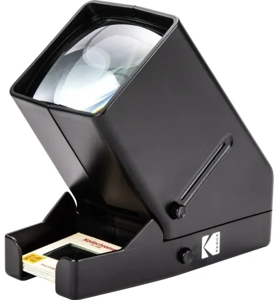 Projektorius „Kodak“ – 35 mm skaidrių peržiūros priemonė