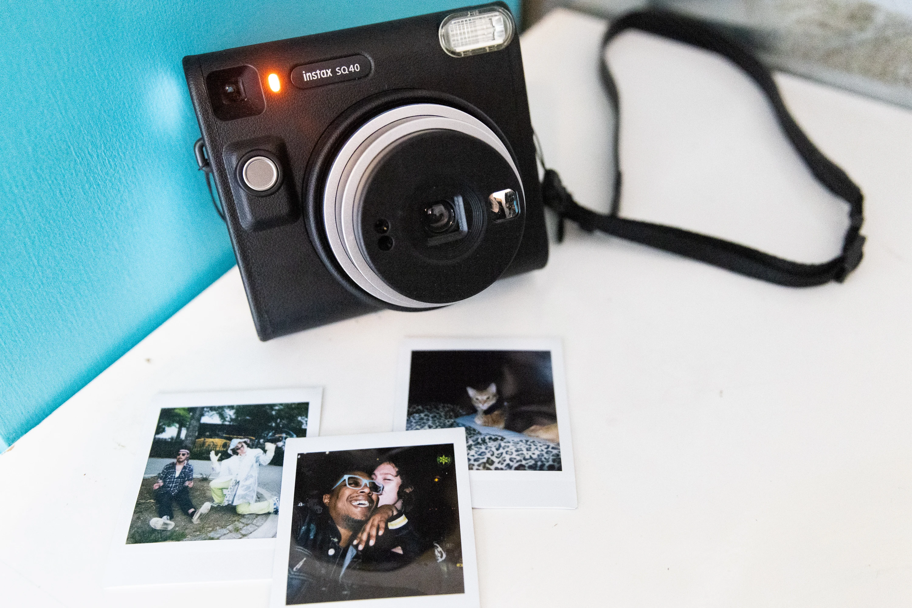 Fujifilm Momentinis fotoaparatas instax SQUARE SQ40 Juodas aprašymas - Prekės nuotrauka