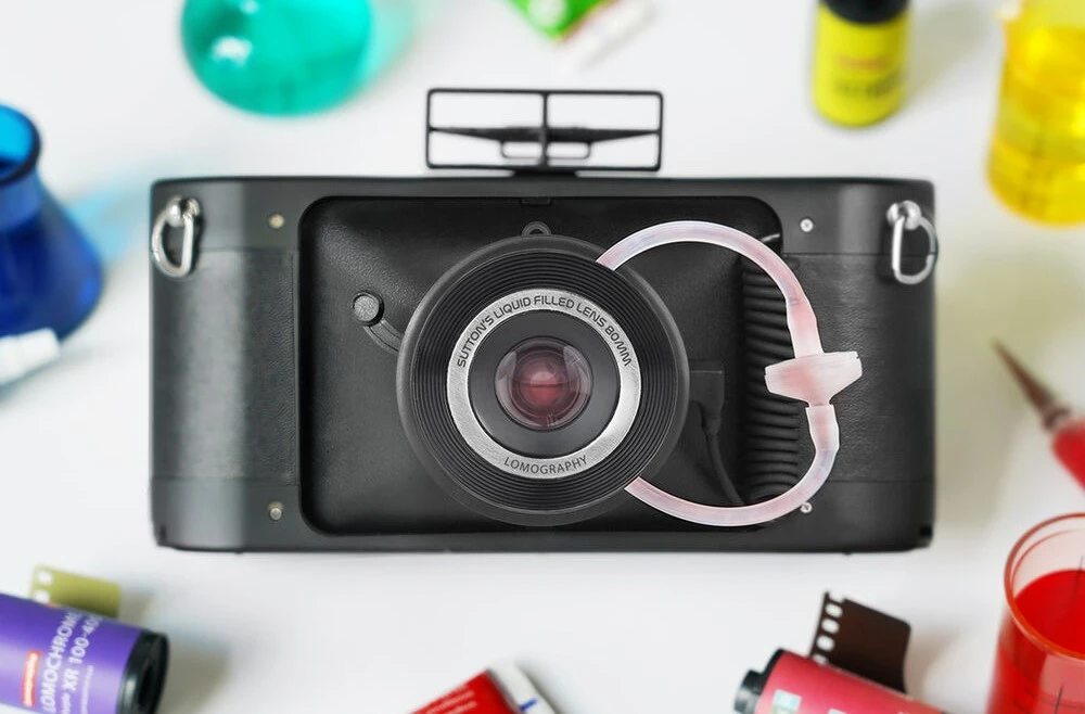 LOMOGRAPHY HydroChrome Sutton's Panoramic Belair Camera aprašymas - Prekės nuotrauka