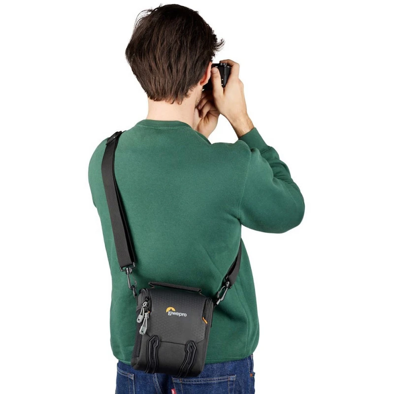 Lowepro amera krepšys Adventura SH 120 III, juodas aprašymas - Prekės nuotrauka