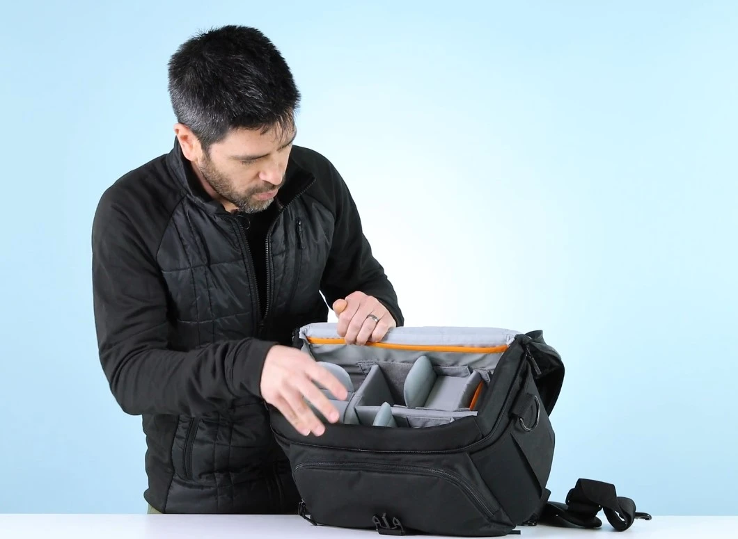LOWEPRO NOVA 200 AW II - Juodas aprašymas - Prekės nuotrauka