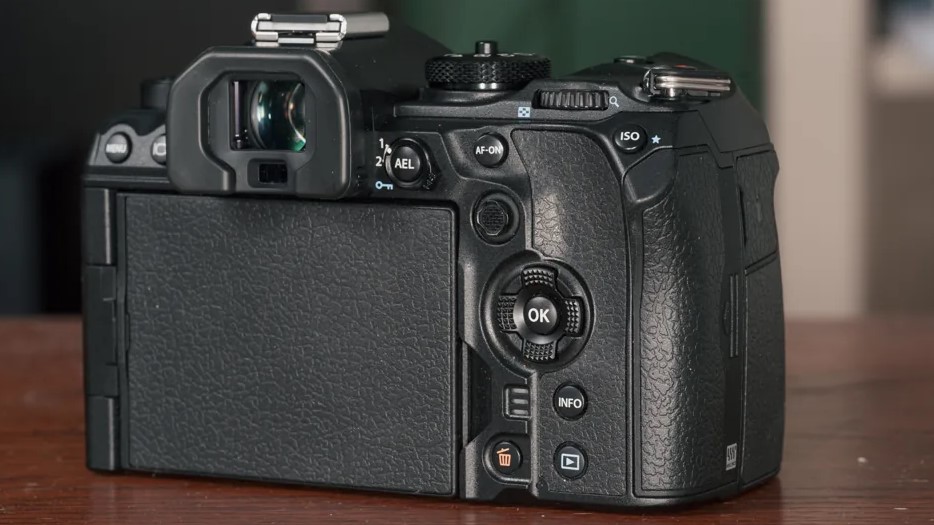 Om Digital Solutions Olympus Apie sistemą Olympus APIE SISTEMA OM-1 Mark II + 12-40mm f/2.8 PRO II aprašymas - Prekės nuotrauka