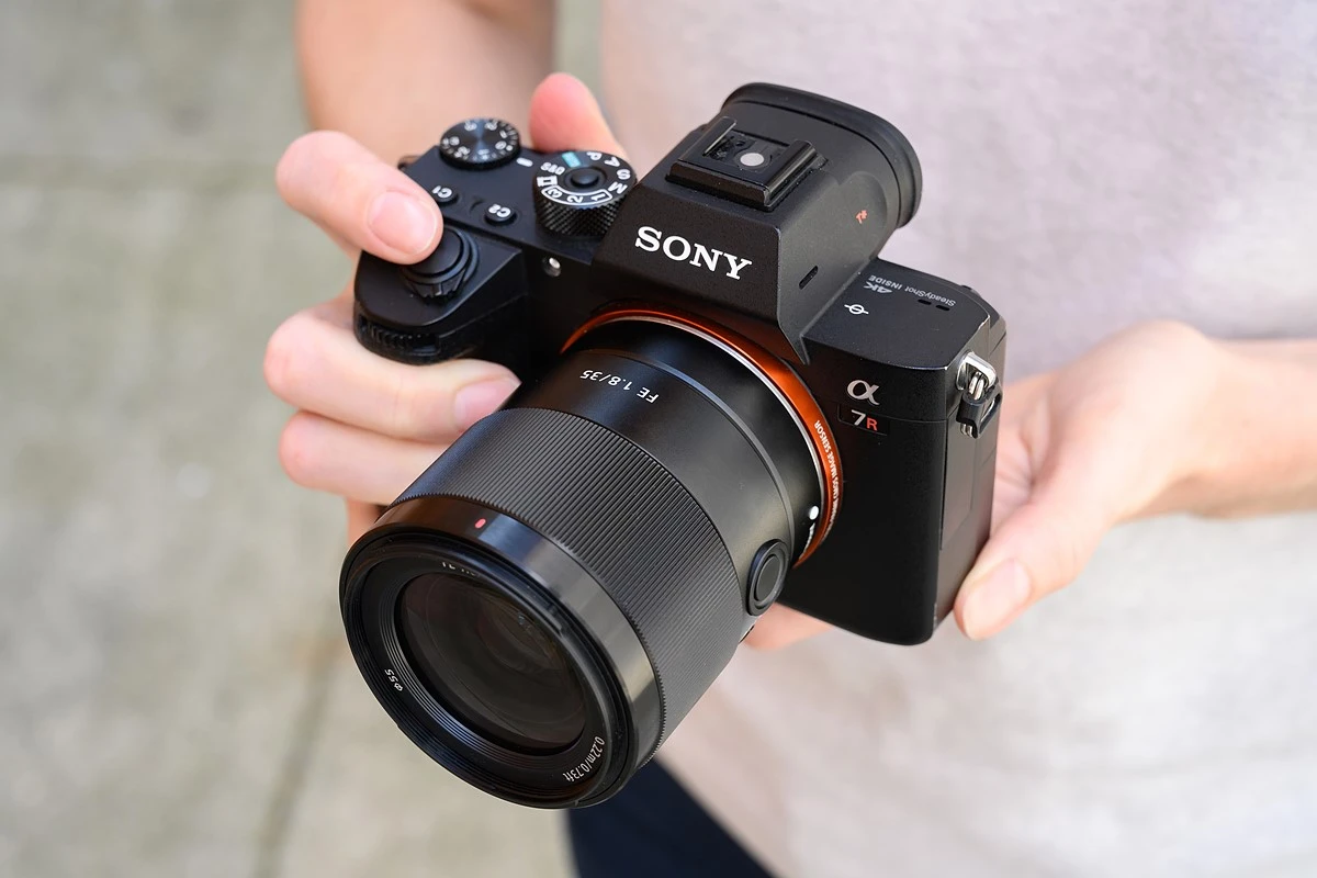 Objektyvas Sony FE 35mm F1.8 aprašymas - Prekės nuotrauka