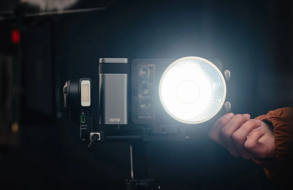 ZHIYUN LED MOLUS X100 COB LIGHT PRO aprašymas - Prekės nuotrauka