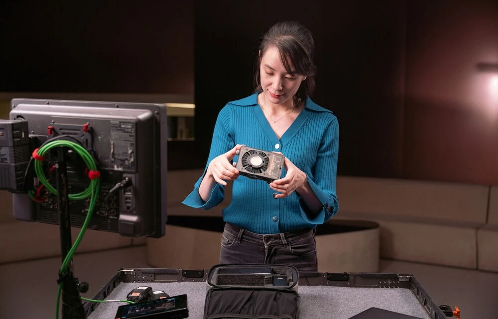 ZHIYUN LED MOLUS X100 COB LIGHT PRO aprašymas - Prekės nuotrauka