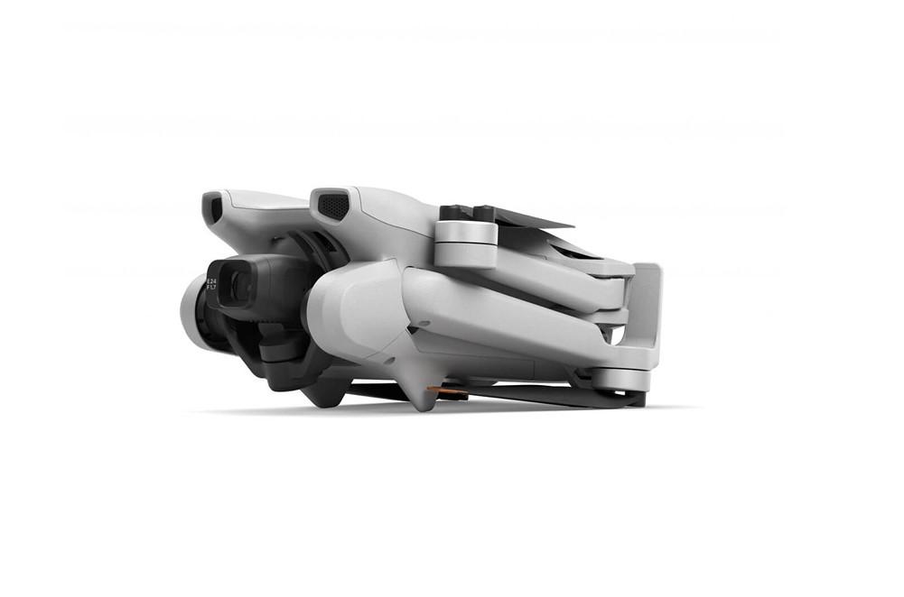 Dronas DJI Mini 3 Fly More Combo su DJI RC valdymo pultu ir papildomais aksesuarais