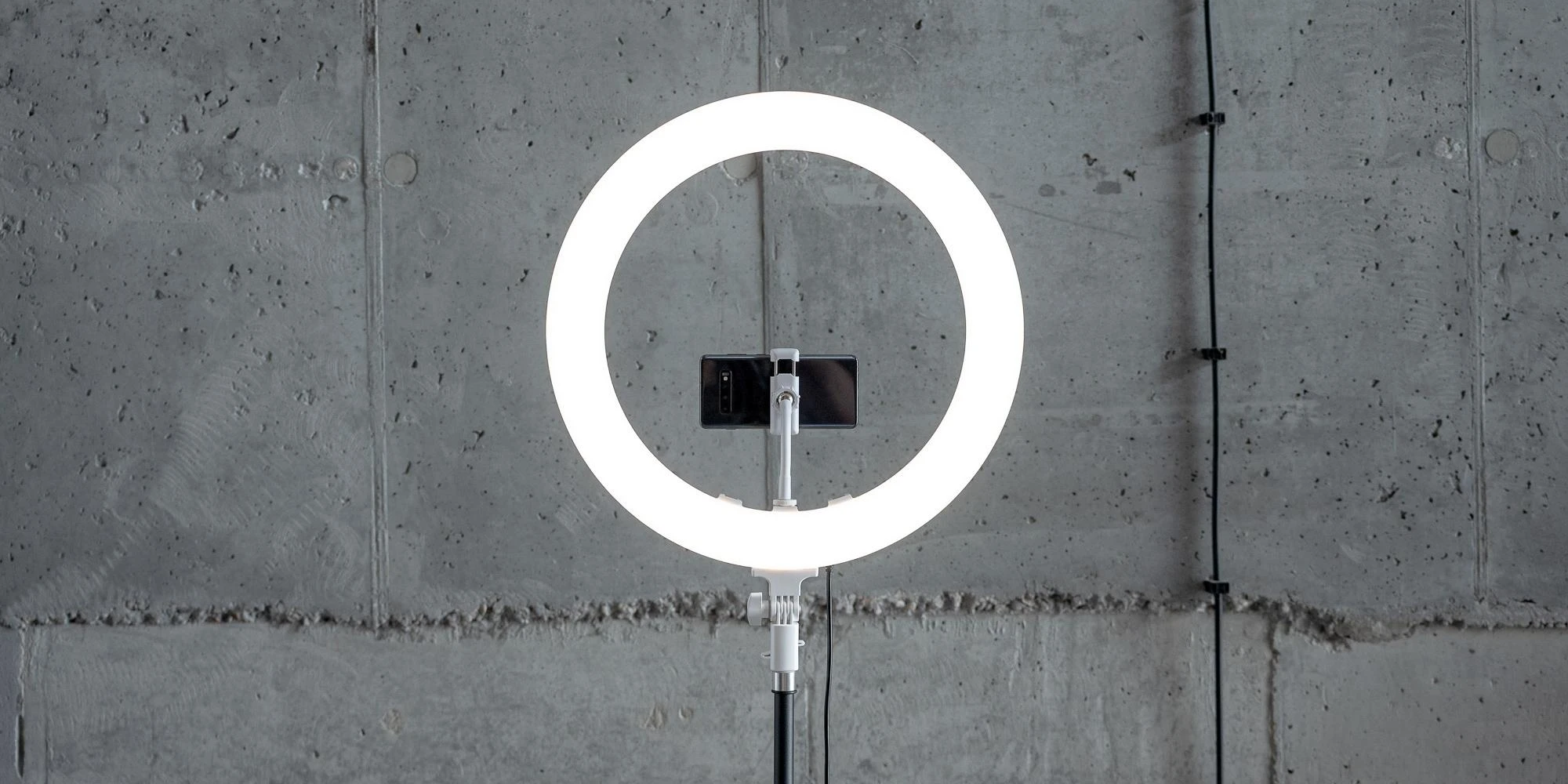 Newell LED žiedas RL-18A-WB (3200 K - 5500 K) Arctic Baltas