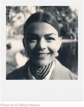 POLAROID B&W FILM, SKIRTA SX-70