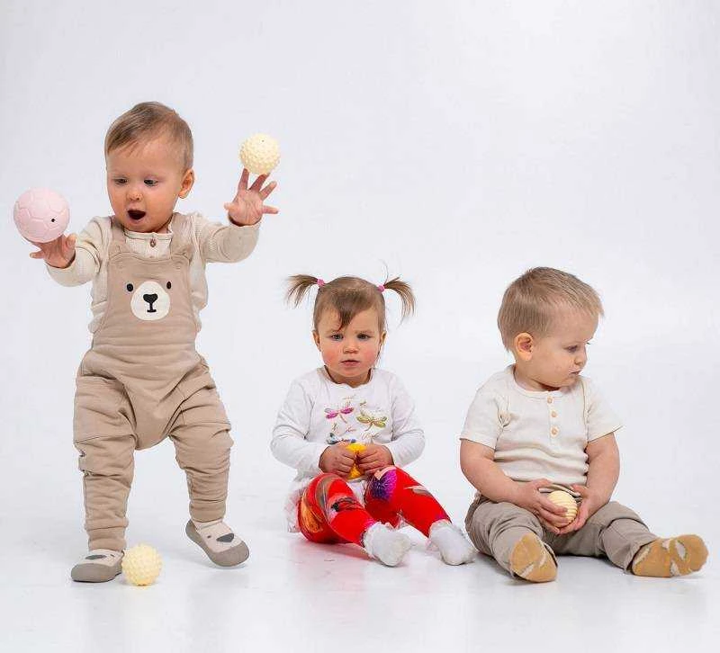 7 sensoriniai kamuoliukai kūdikiams