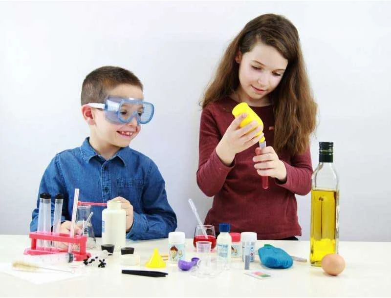 Chemijos laboratorija 200 eksperimentų