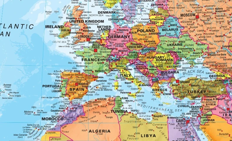 Pasaulio politinis žemėlapis 53×68cm, 1:60 mln, laminuotas, su metaliniais laikikliais