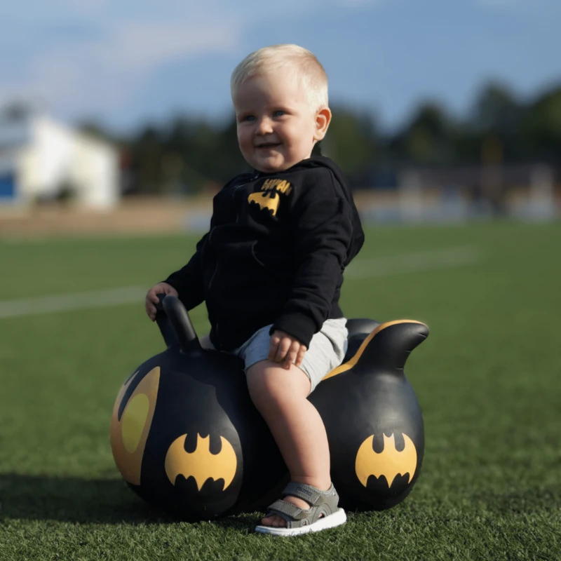 Šokliukas Batmobilis (Batmobile) 38 cm