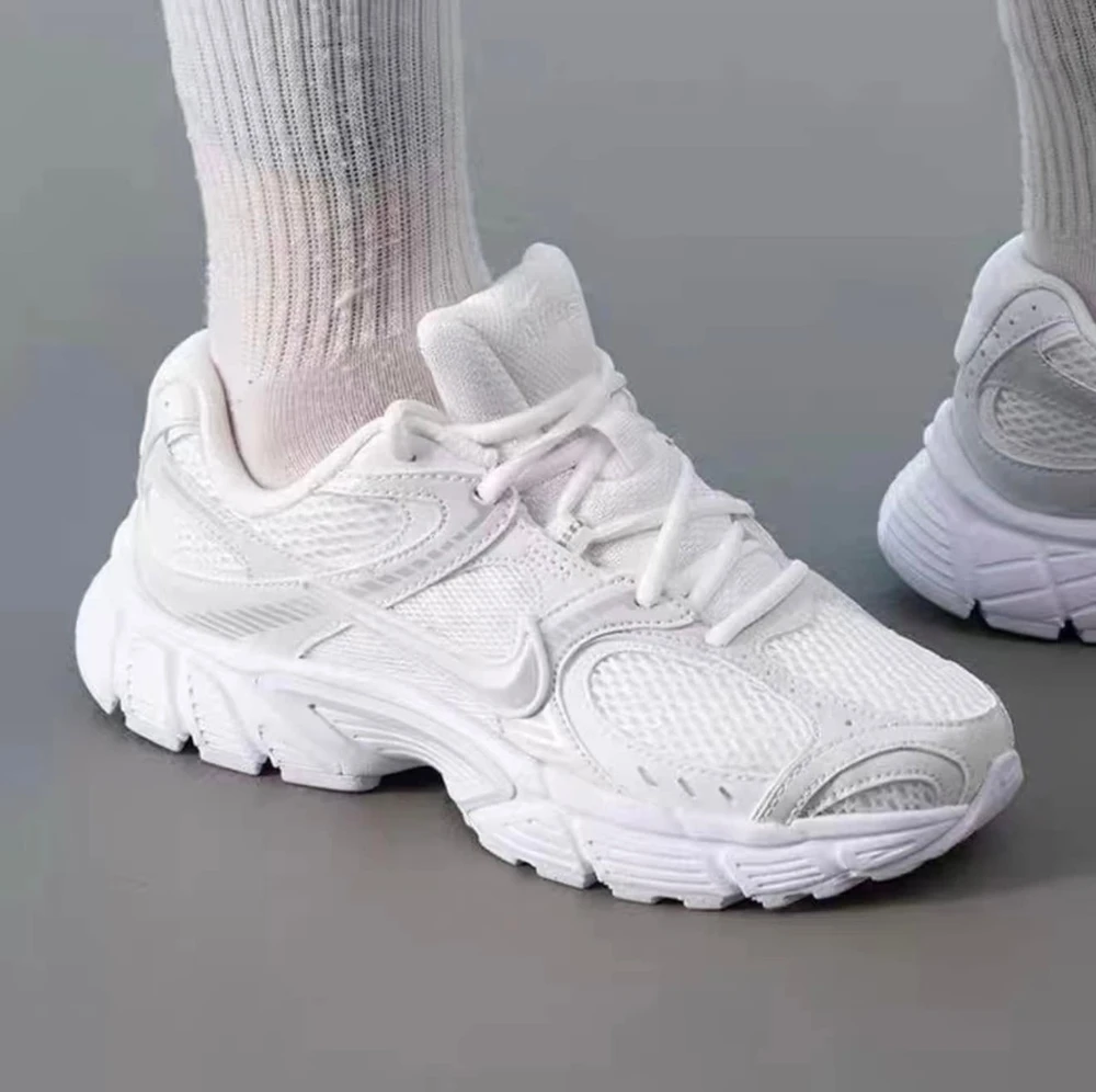 Nike Avalynė Moterims W Nk V5 Rnr Baltas HQ7901 101