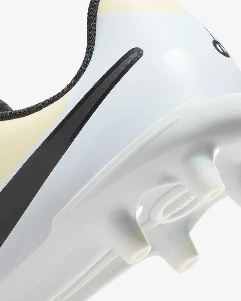 Nike Futbolo Avalynė Paaugliams Jr Legend 10 Club Fg/Mg Geltona DV4352 700