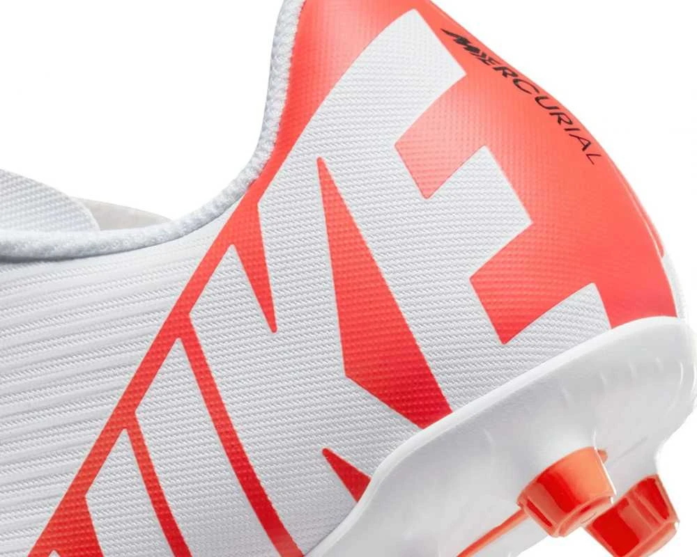 Nike Futbolo Avalynė Paaugliams Jr Vapor15 Club Fg/Mg Wite DJ5958 600