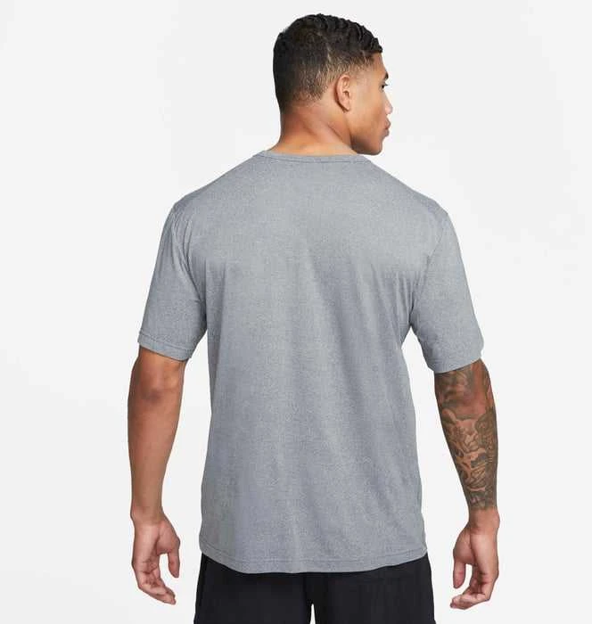 Nike Marškinėliai Vyrams M Nk Df Uv Hyverse Ss Pilkas DV9839 097