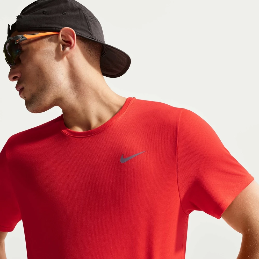 Nike Marškinėliai Vyrams M Nk Df Uv Miler Ss Raudona DV9315 696