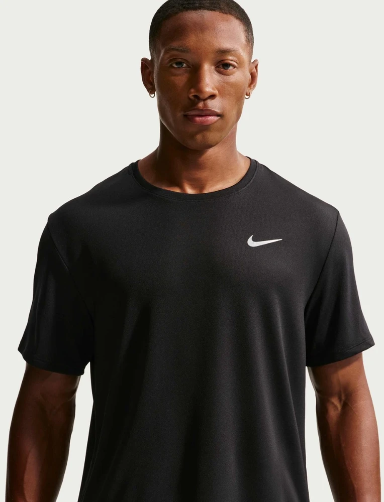 Nike Marškinėliai Vyrams M Nk Df Uv Miler Ss Juodas DV9315 010