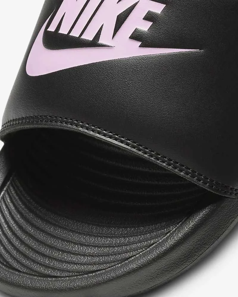 Nike Šlepetės Moterims Nike Victori One Slide Juodas CN9677 002