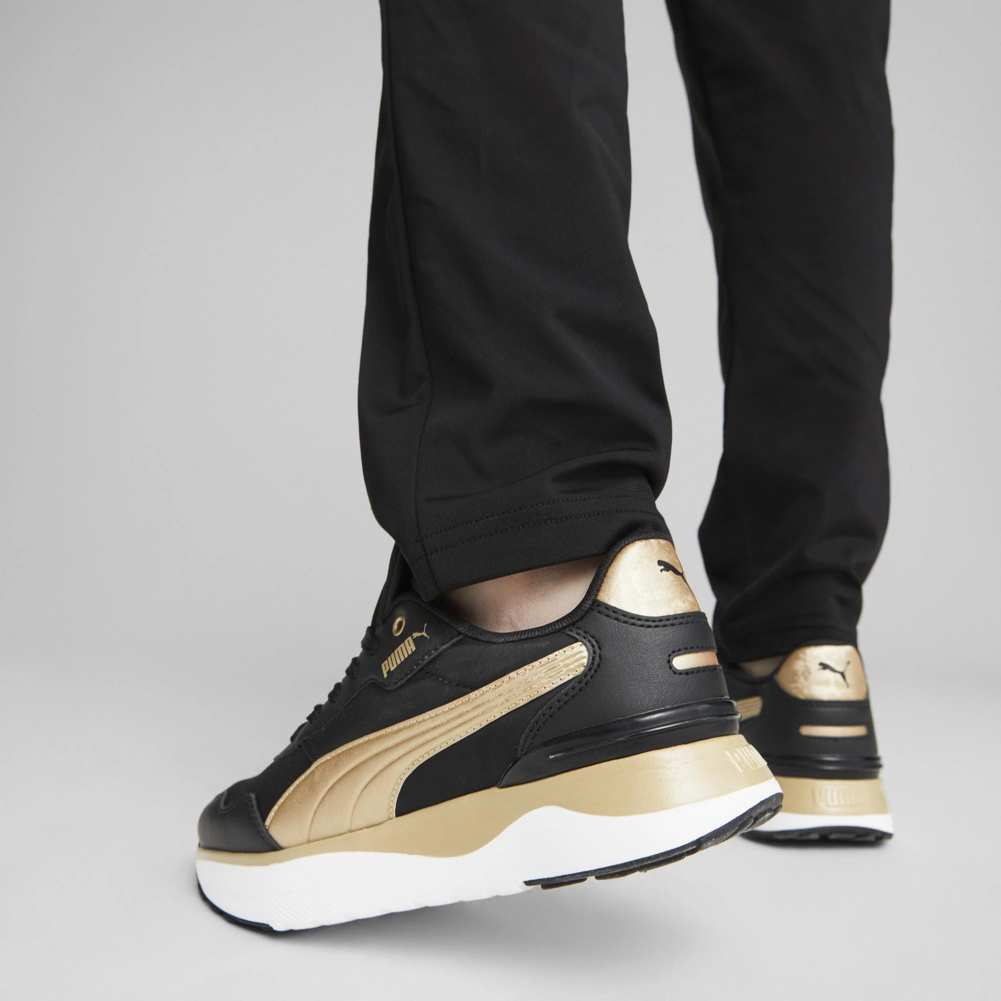 Puma Avalynė Moterims R78 Voyage Vapor Juodas 391130 01