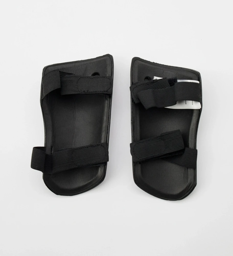 Puma Futbolo Apsaugos Attacanto Strap Juodas Baltas 030996 01