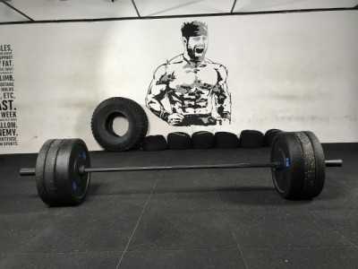 Bumper svarmenų ir štangos komplektas STRONGMAN Premium (Svoris: 150 kg)