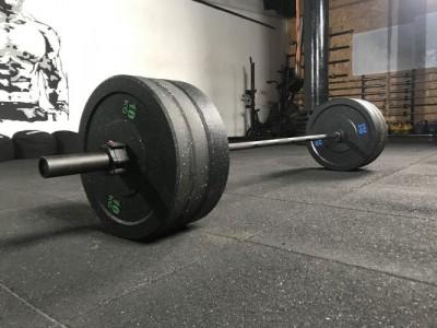 Bumper svarmenų ir štangos komplektas STRONGMAN Premium (Svoris: 90 kg )